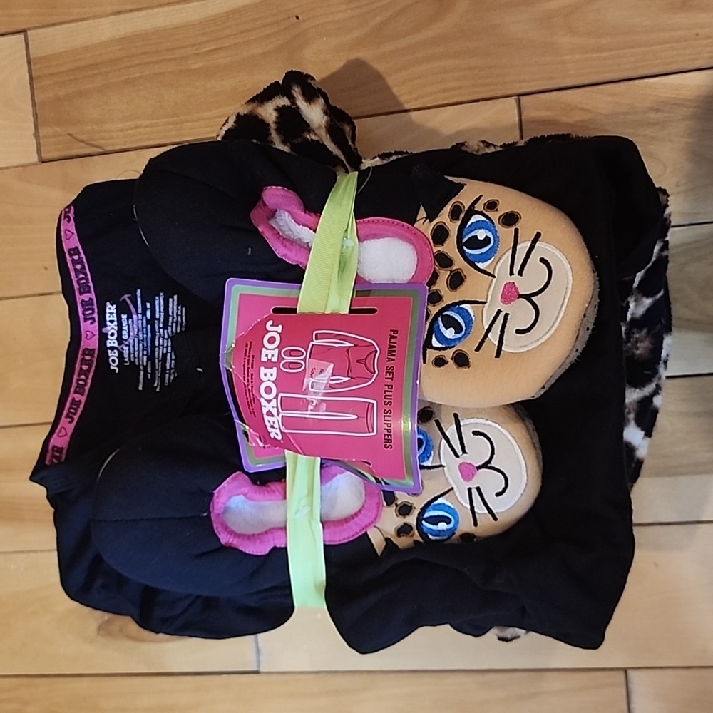 Joe Boxer 3 piece PJ Set New